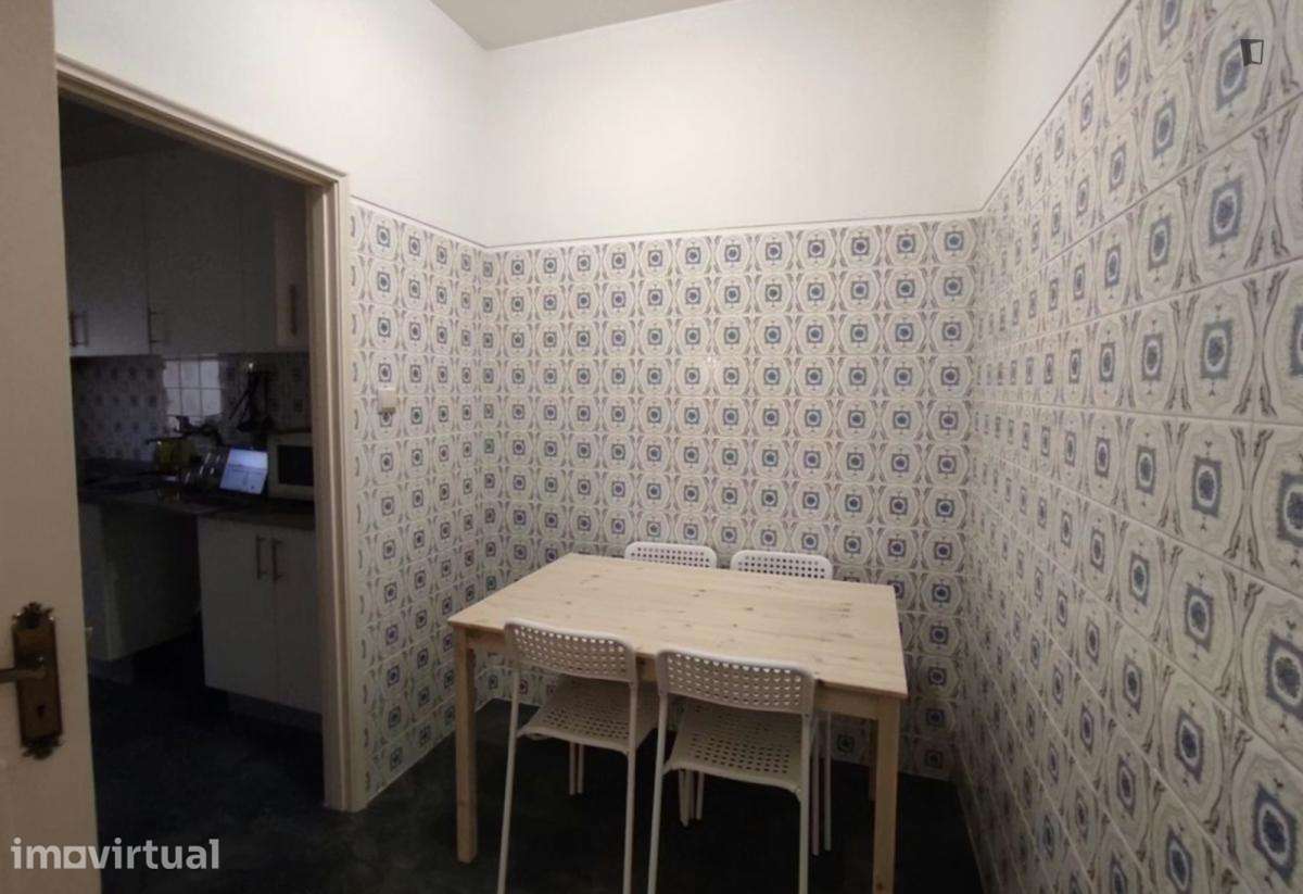 Quarto - localizado em Massarelos Porto - Grande imagem: 5/12