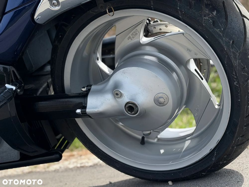 Suzuki Boulevard - 9