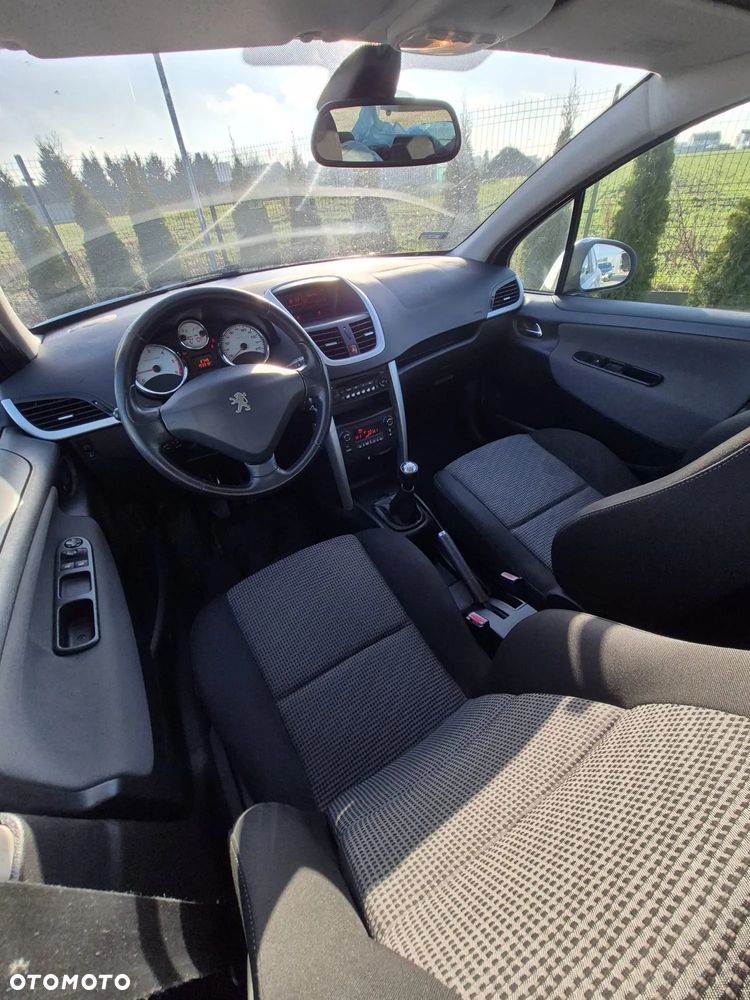 Peugeot 207 1.6 HDi - 12