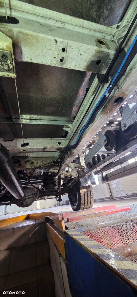 Mercedes-Benz Sprinter - 19