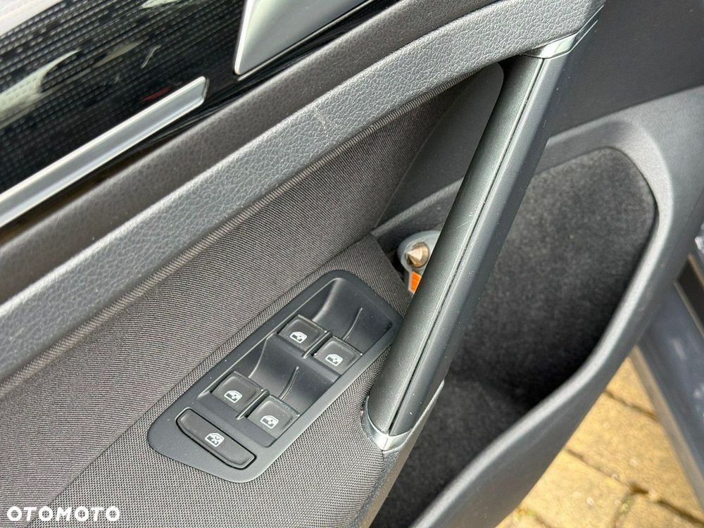 Volkswagen Golf 2.0 TDI (BlueMotion Technology) Highline - 21