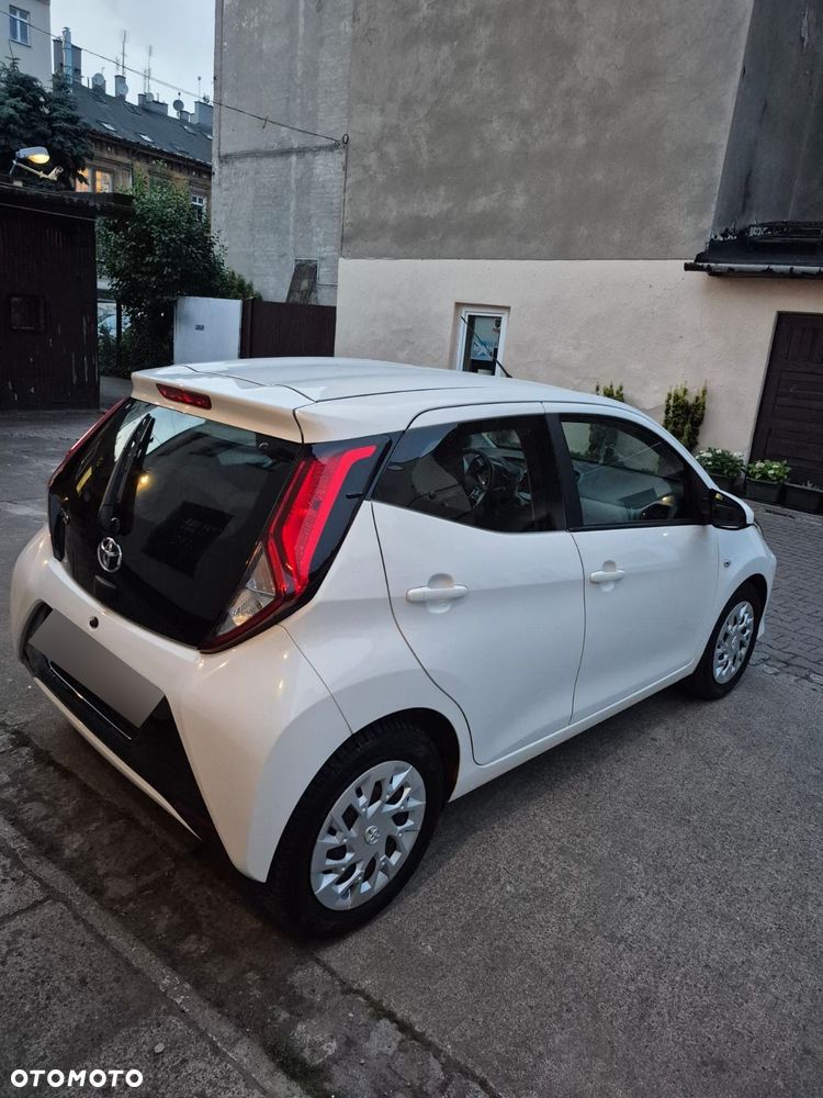 Toyota Aygo x.shift x-play connect - 3