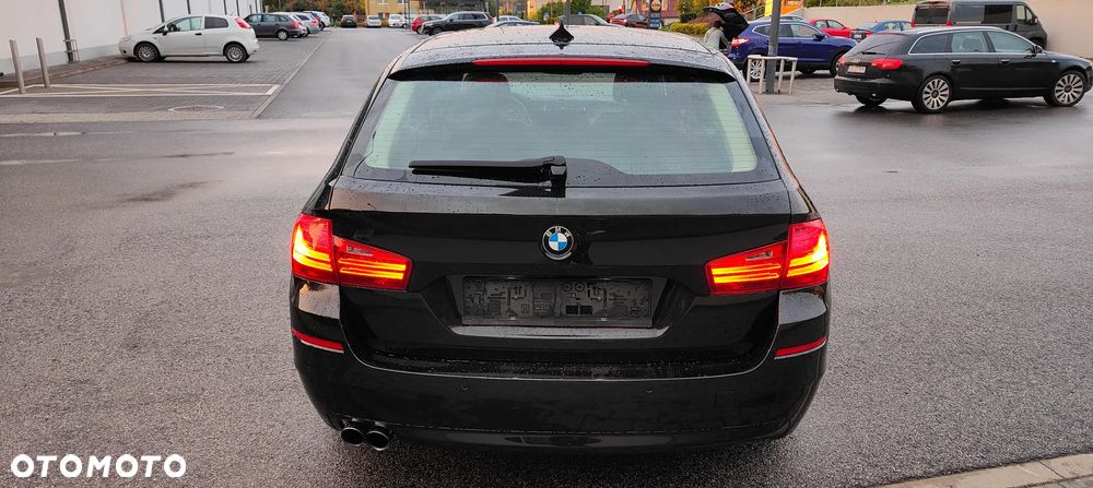 BMW Seria 5 525d Luxury Line - 23