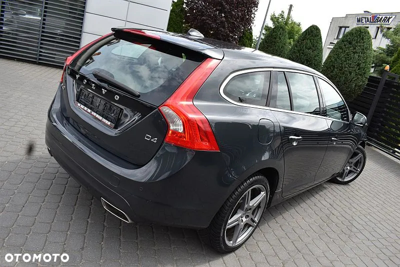 Volvo V60 D4 Momentum - 4