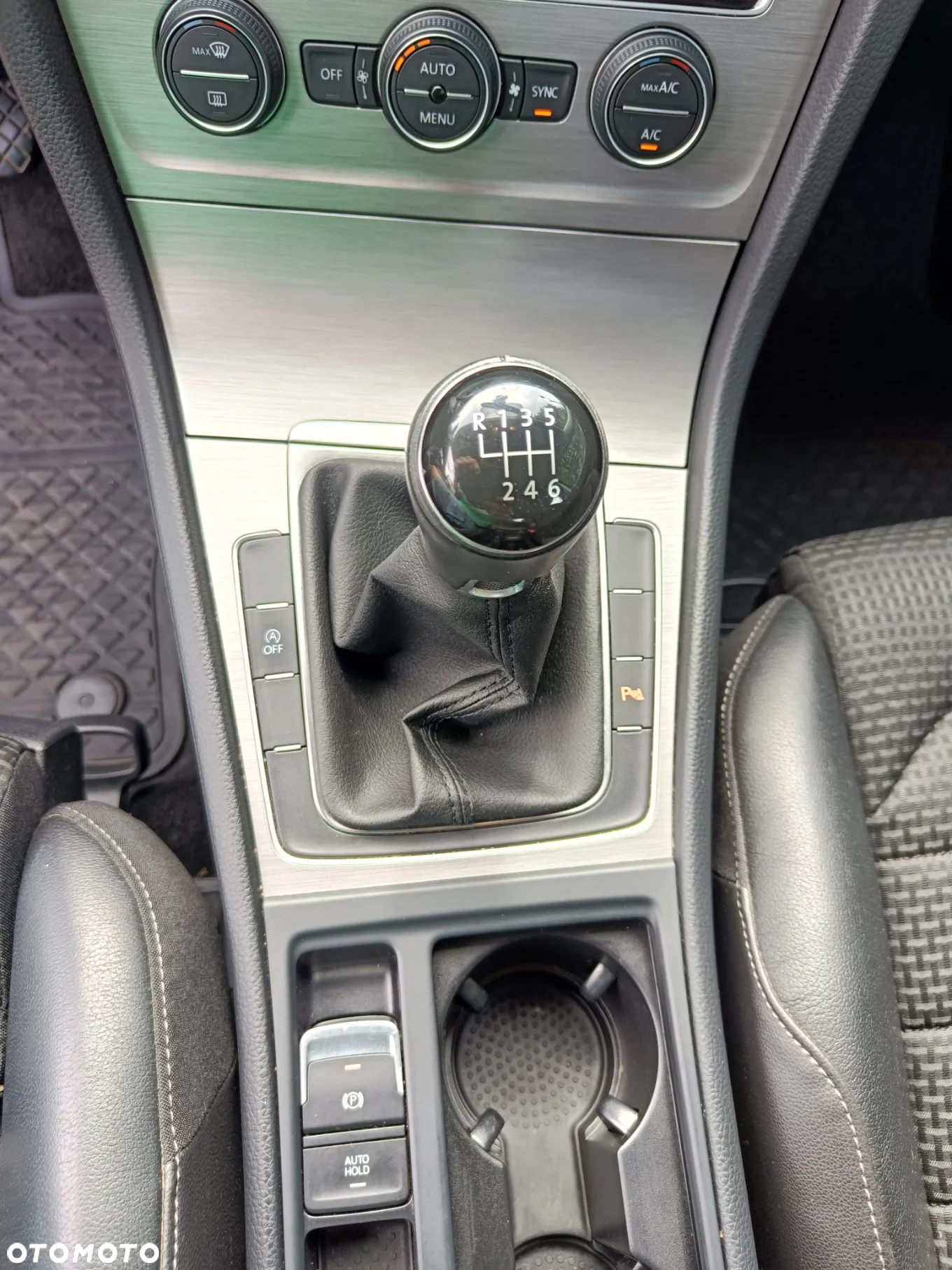 Volkswagen Golf - 29
