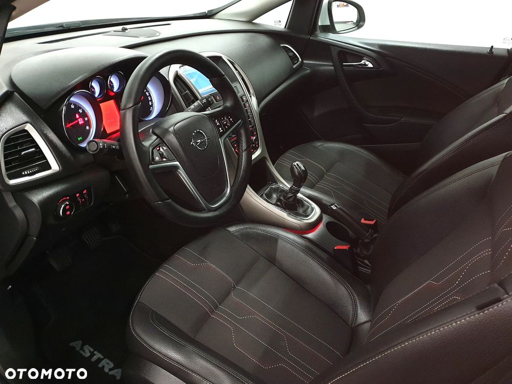 Opel Astra 1.4 T Cosmo S&S - 32