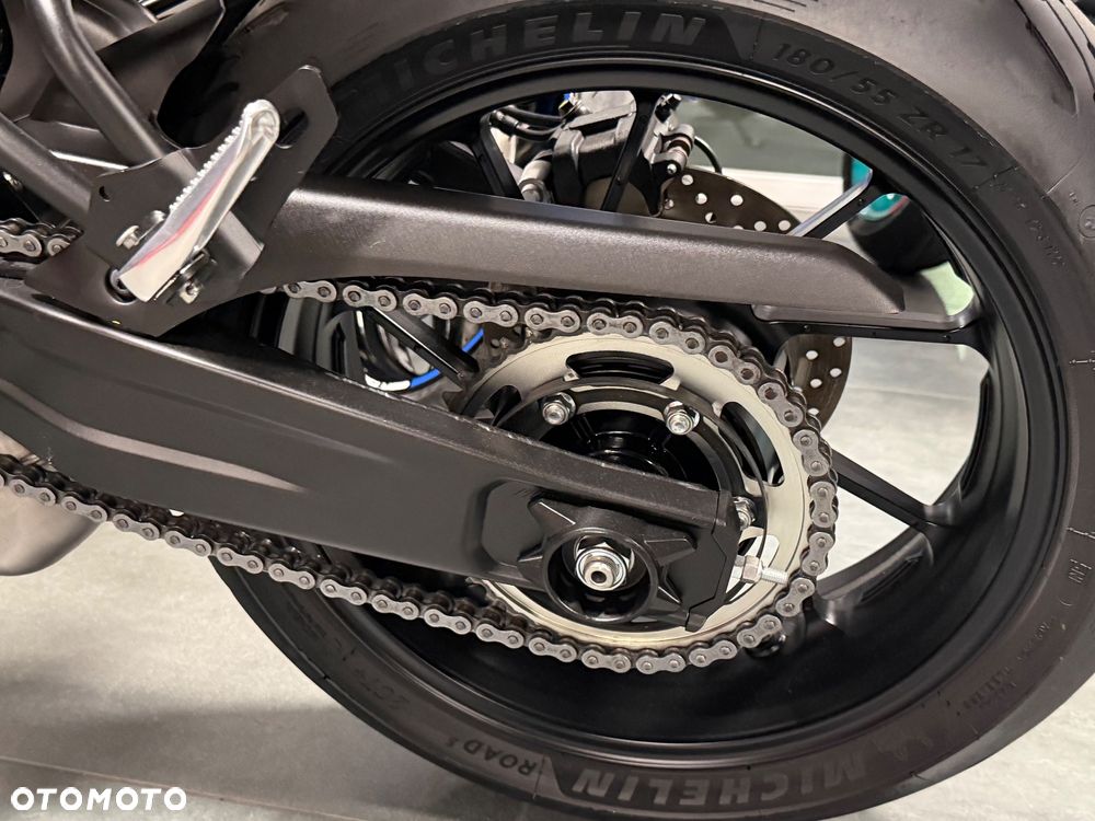 Yamaha XSR - 33