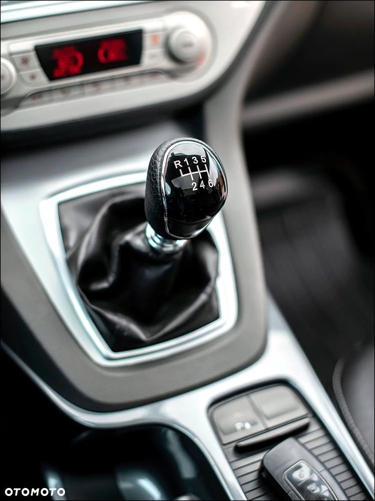 Ford Kuga - 26