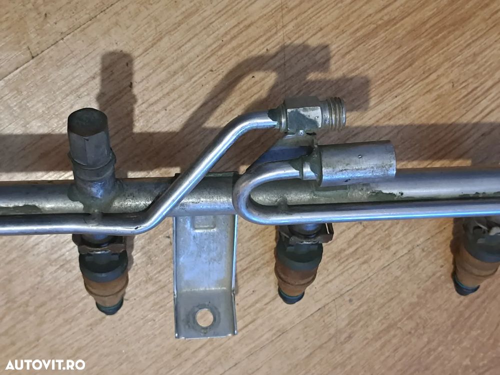 Rampa injectoare supapa retur 3.8 bar si 6 injectoare Originala Mercedes cod motor M104 E-class W124 1995-1995, S-class W140 1991-1998, C-class W202 - 5