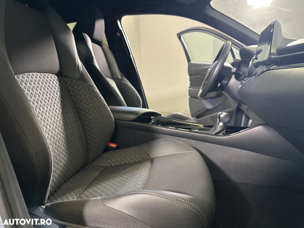 Toyota C-HR - 12
