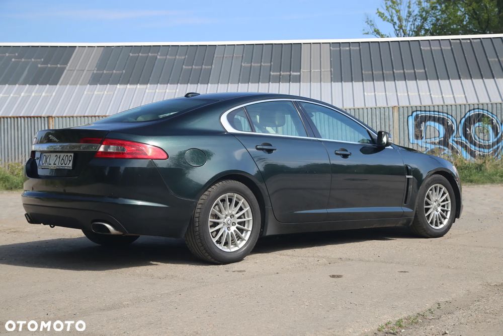 Jaguar XF 2.7 V6 D Luxury - 7