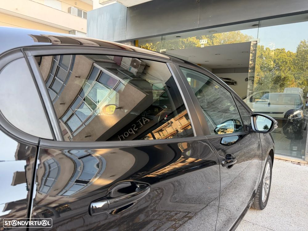 Peugeot 208 1.2 PureTech Signature - 29