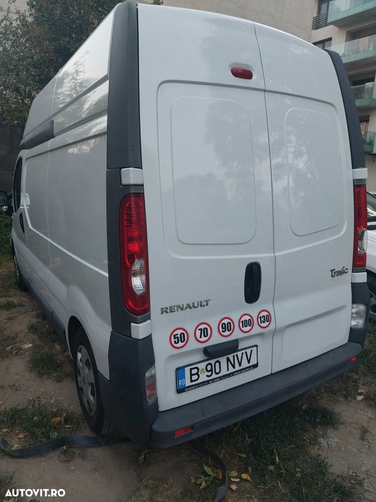 Renault Trafic - 10
