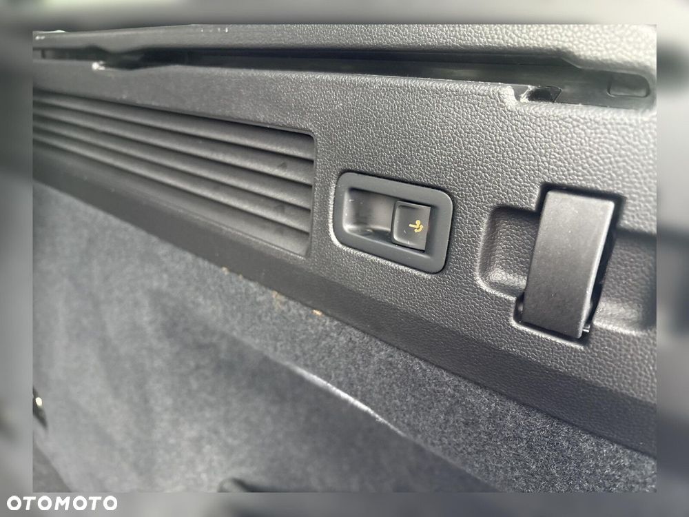 Volkswagen Arteon 2.0 TDI 4Motion R-Line DSG - 27