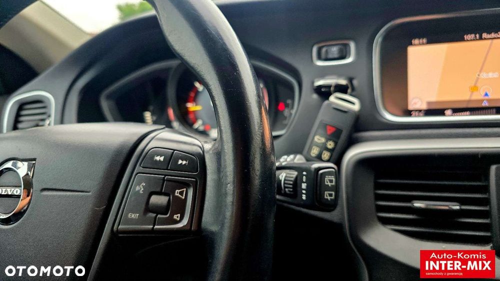 Volvo V40 - 25