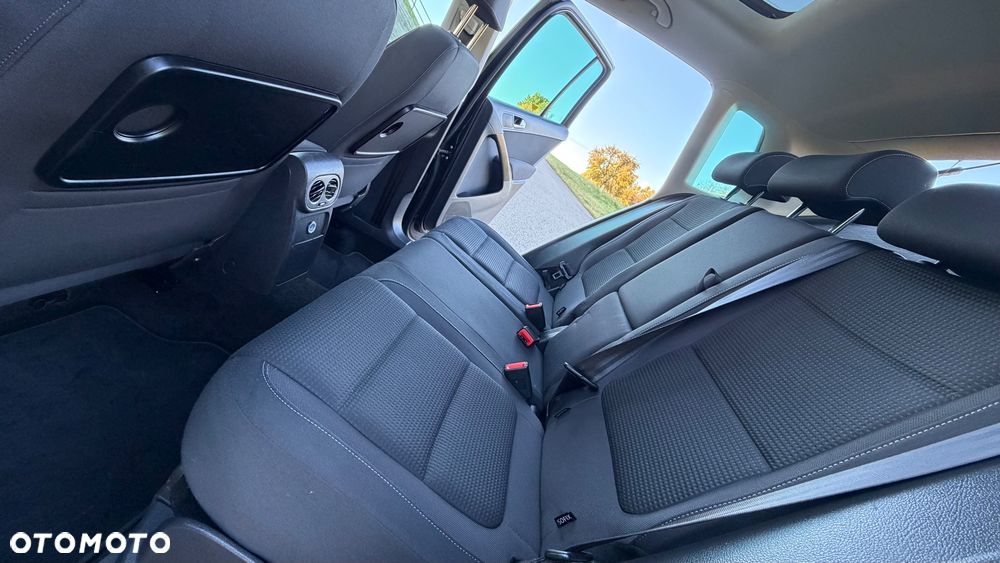 Volkswagen Tiguan - 31