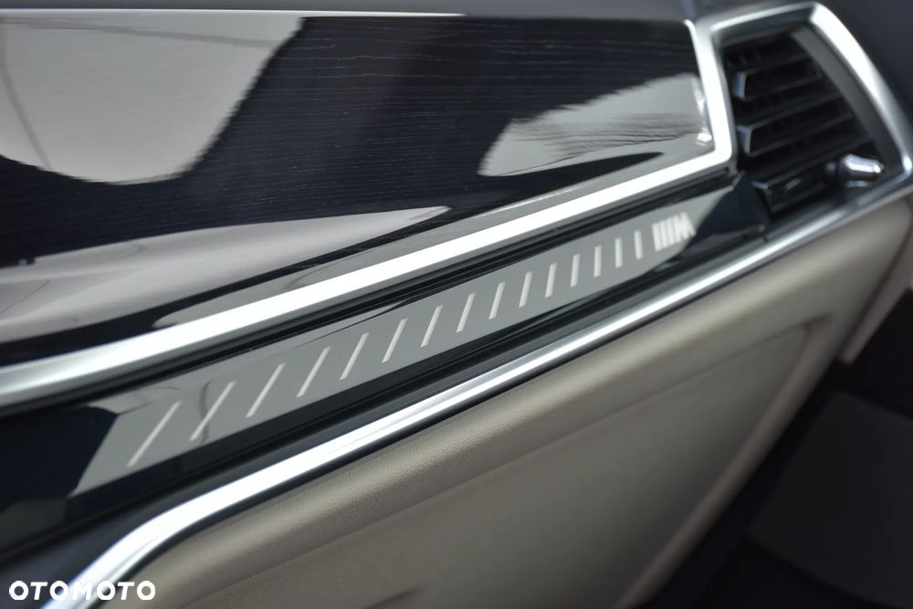 BMW X7 M60i xDrive mHEV sport - 28