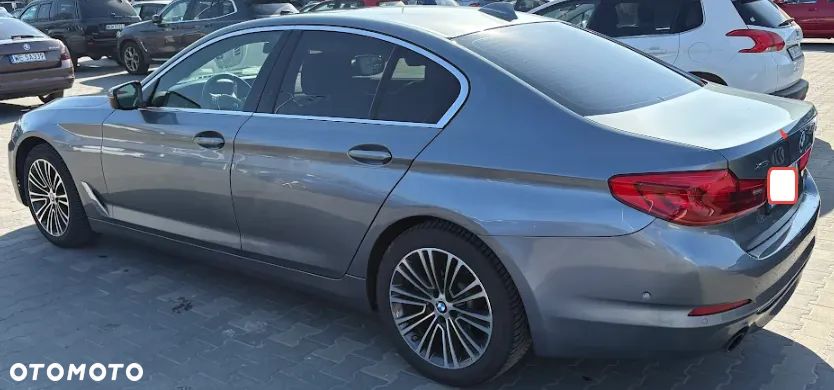 BMW Seria 5 530i xDrive Sport Line - 4