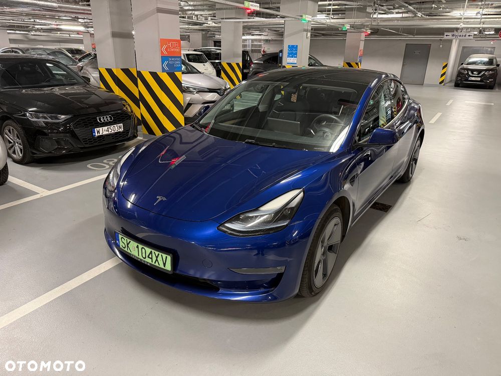 Tesla Model 3 - 1