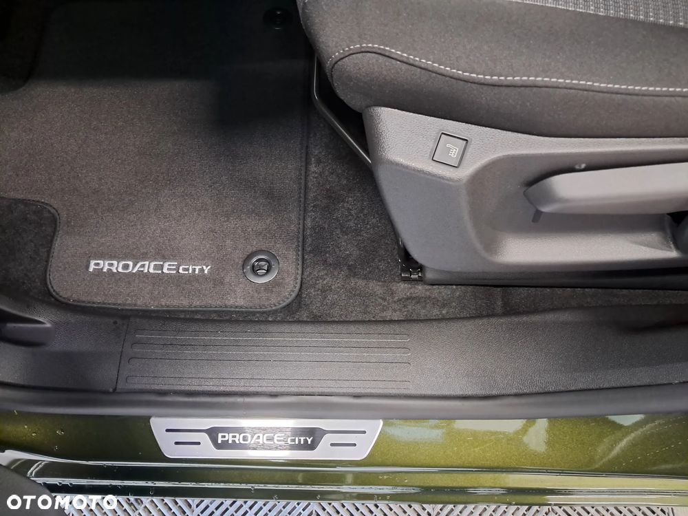 Toyota Proace City Verso 1.5 D-4D VIP - 11