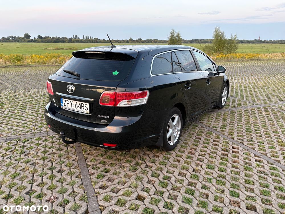 Toyota Avensis - 4