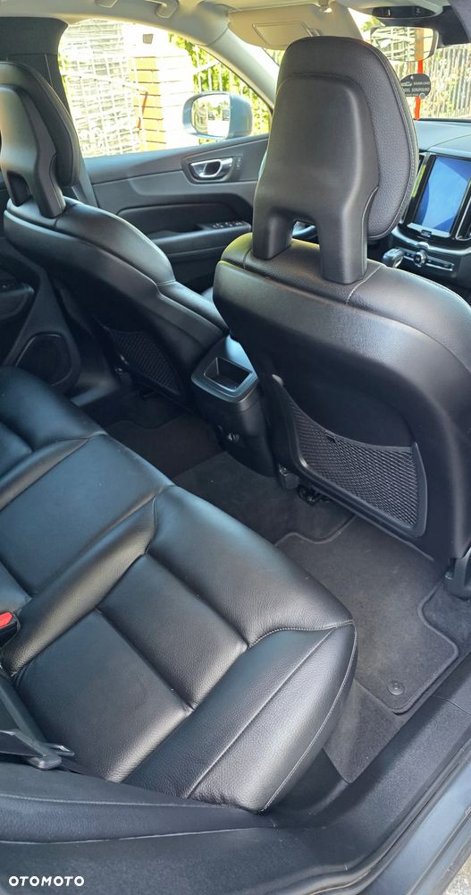 Volvo XC 60 D4 AWD Momentum - 17