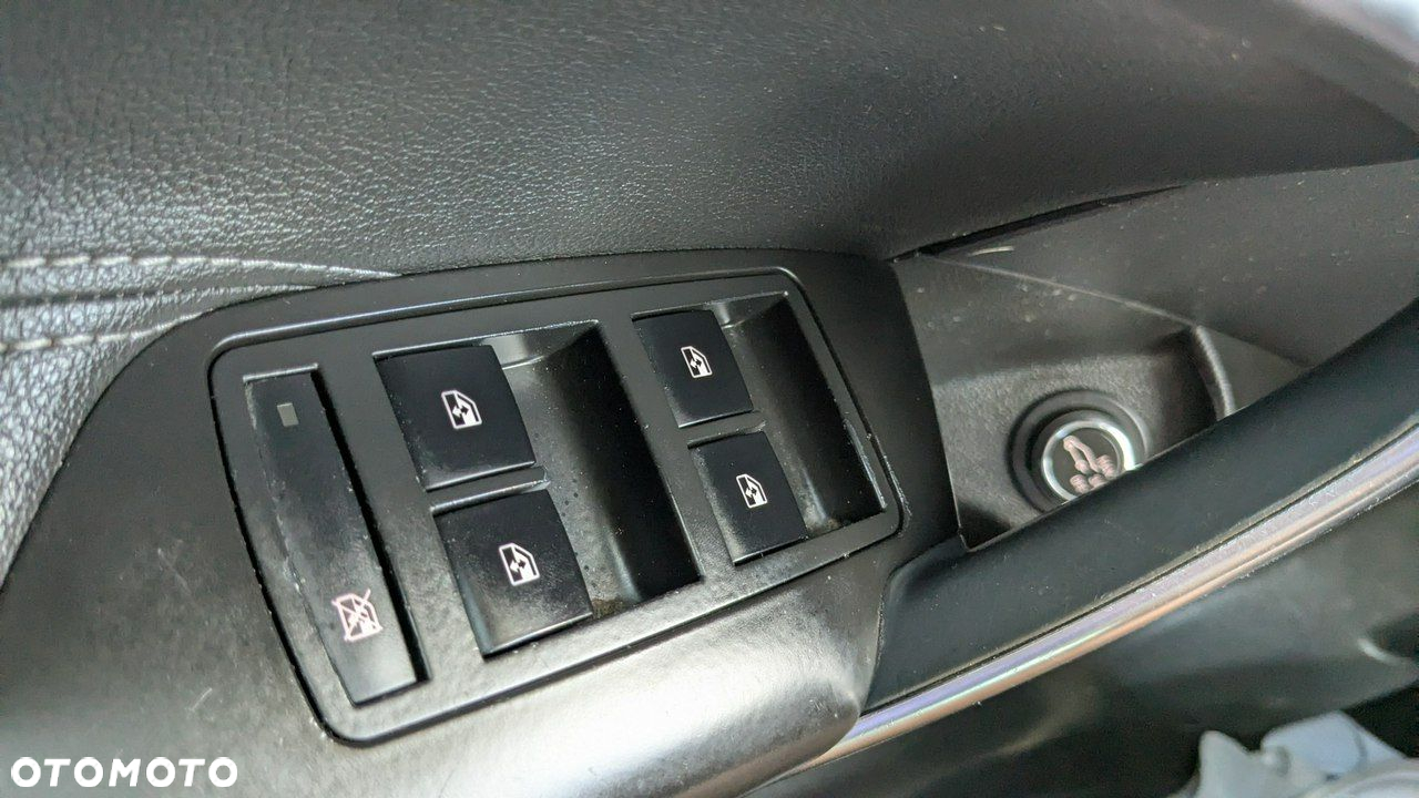Opel Insignia - 32