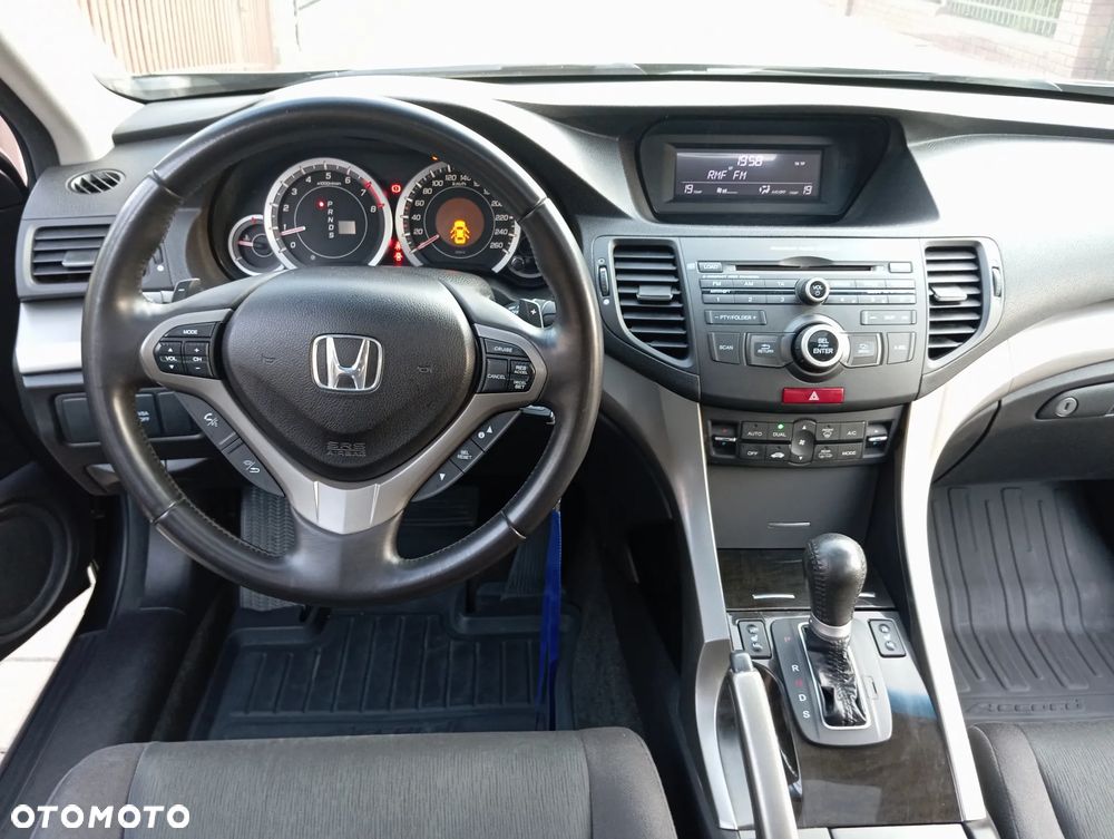 Honda Accord 2.0 Executive - 27