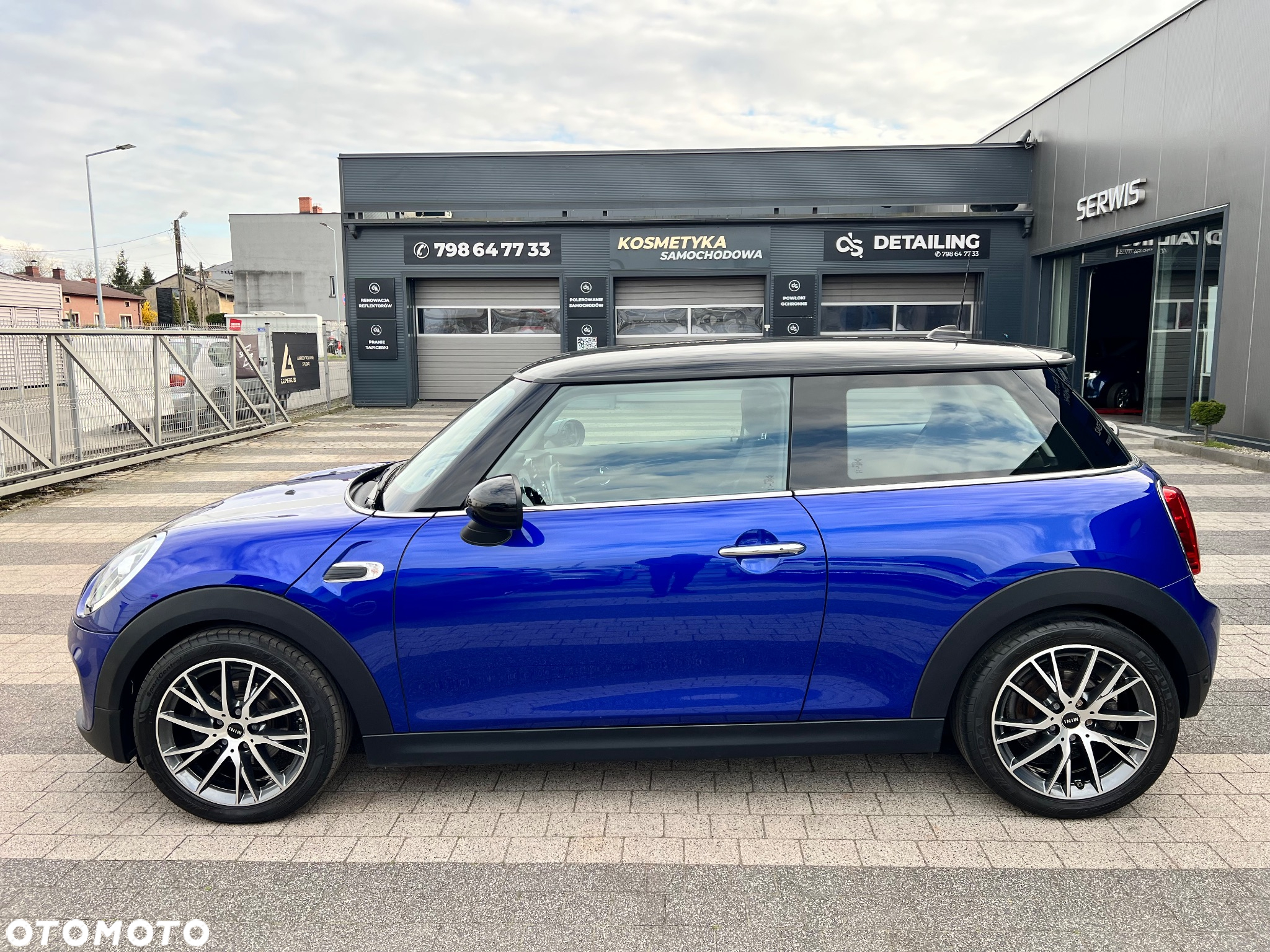 MINI Cooper Essential Trim - 4