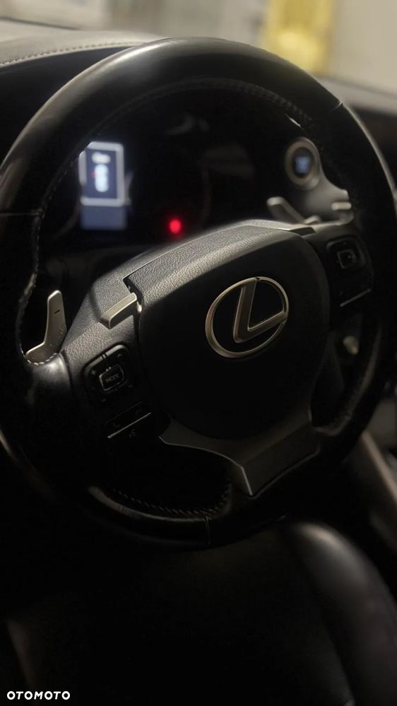 Lexus IS 200t / 300 Elegance - 11