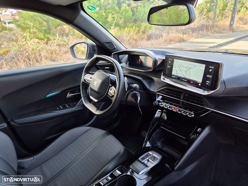 Peugeot 2008 1.2 PureTech Allure EAT8 - 15