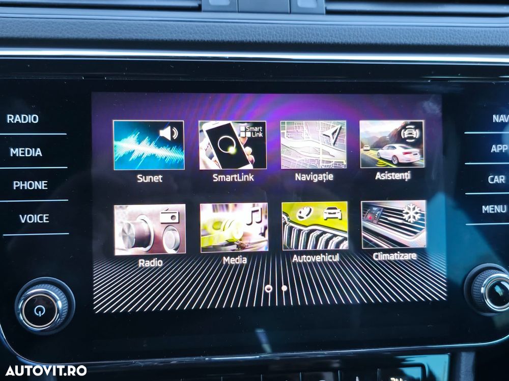 Skoda Superb Combi 2.0 TDI DSG SportLine - 17