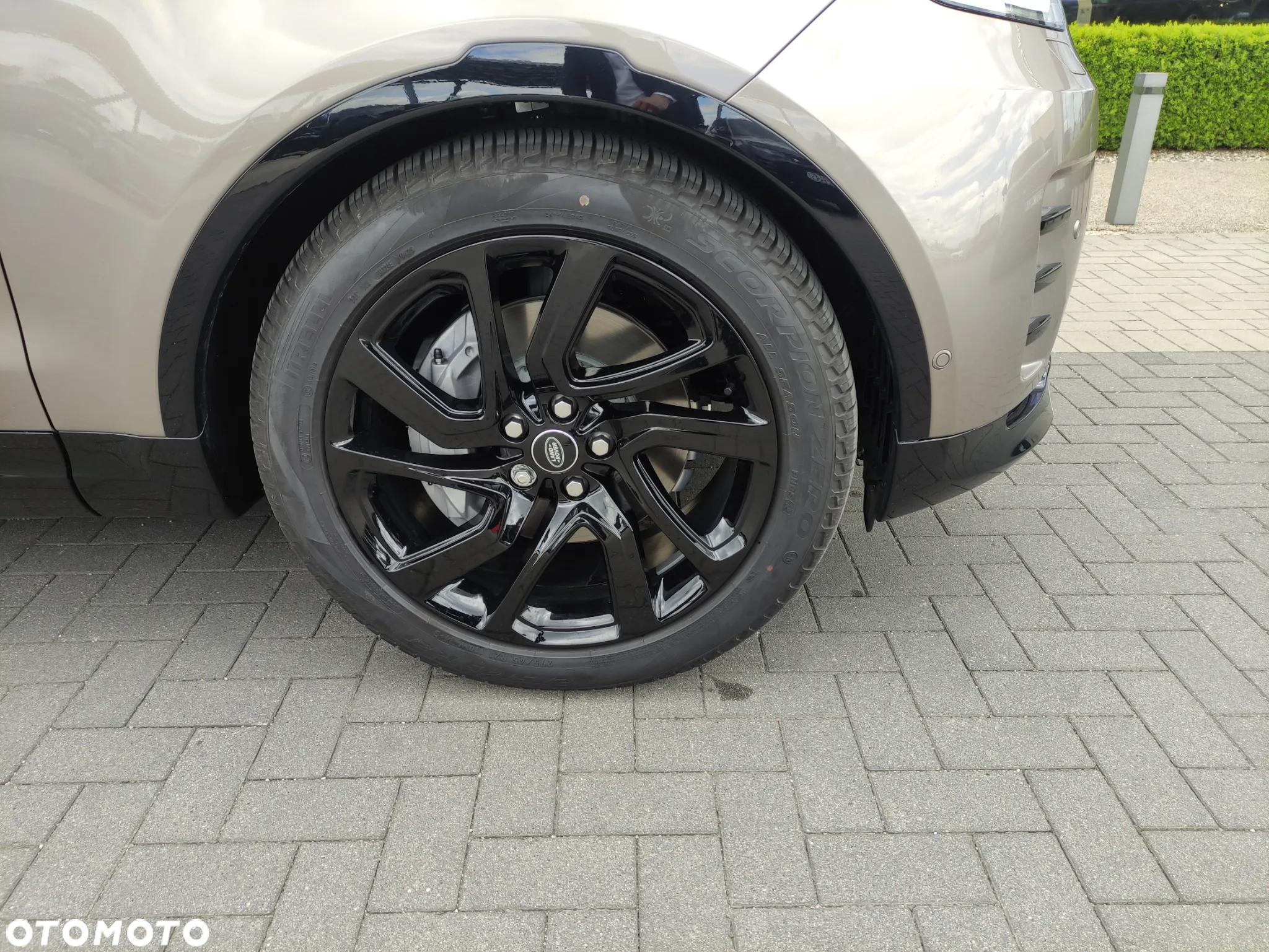 Land Rover Discovery - 25