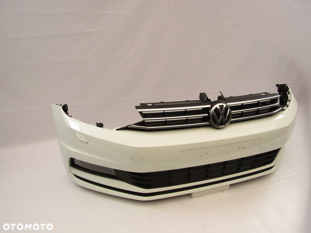 Zderzak przedni VW Touran 15 - 24 Sprysk. Lakier LC9A - 15