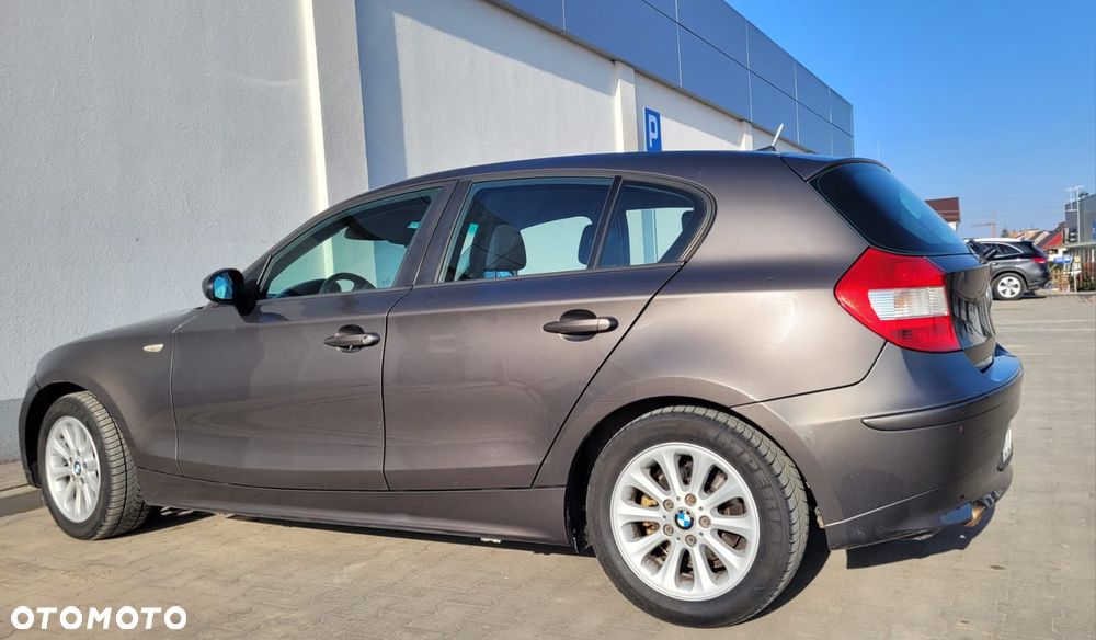 BMW Seria 1 116i - 11