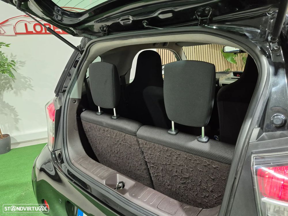 Toyota iQ 1.0 VVT-i - 18