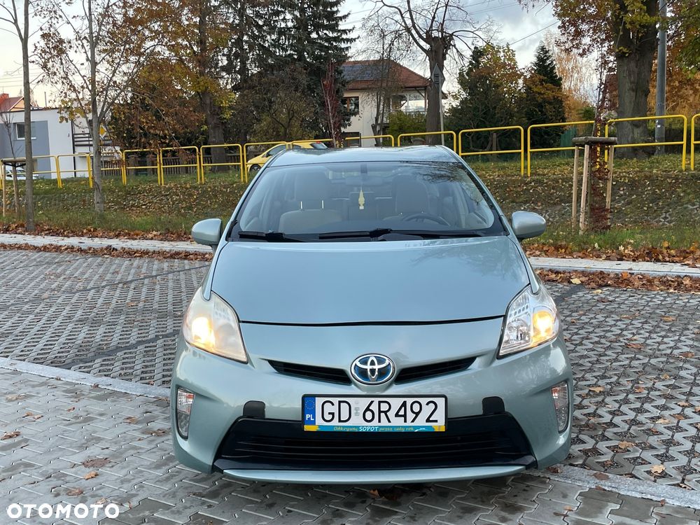 Toyota Prius (Hybrid) Executive - 7