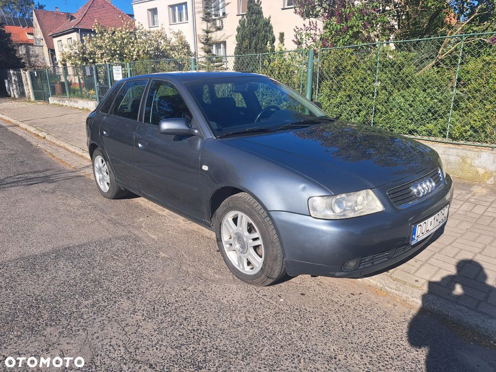Audi A3 Sportback 1.8 Ambiente - 1