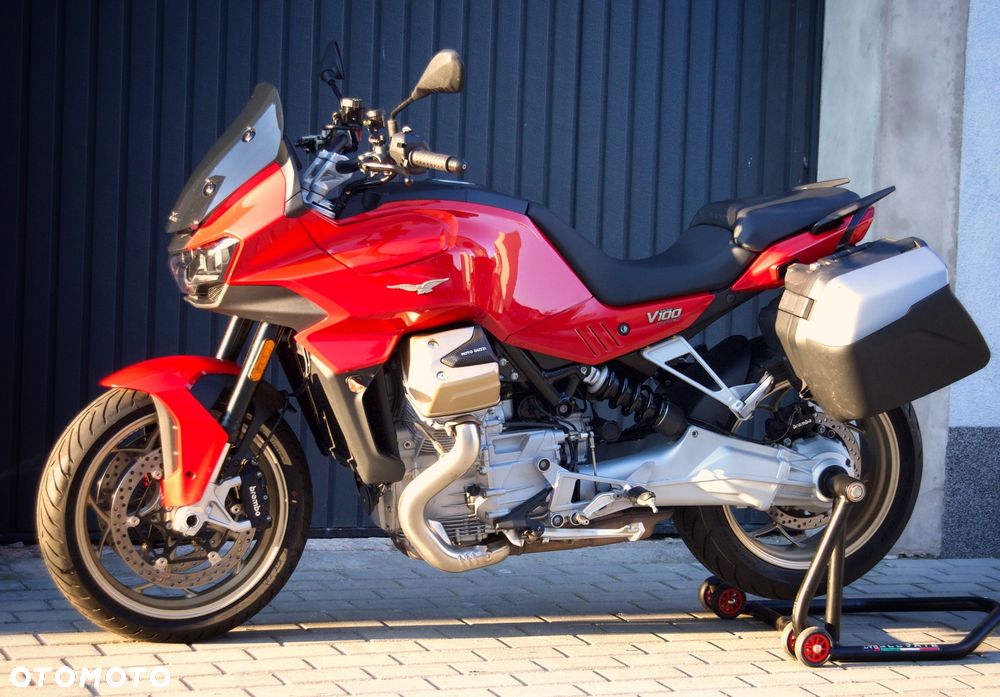 Moto Guzzi V100 Mandello - 2