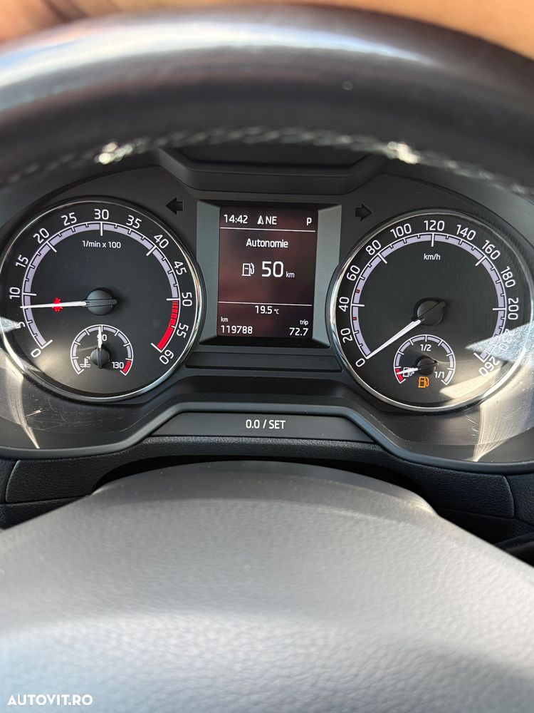 Skoda Octavia 1.6 TDI DSG Ambition - 9