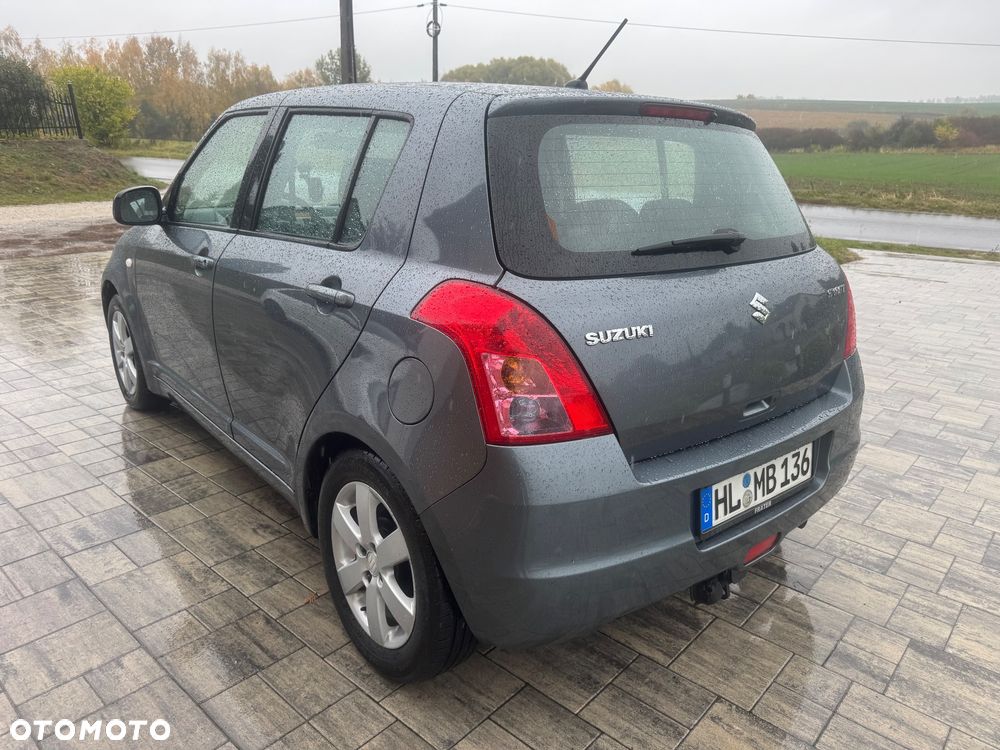 Suzuki Swift 2009 photo 4