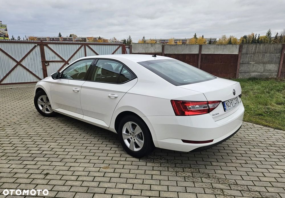 Skoda Superb 1.6 TDI Style - 11