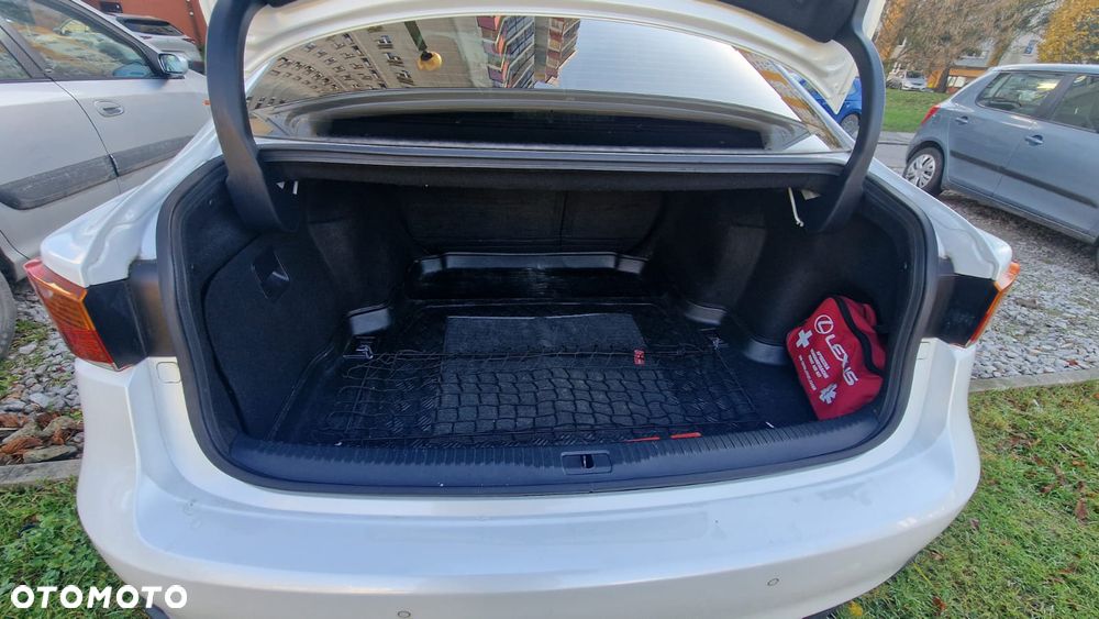 Lexus IS 300h Elegance EU6 - 9