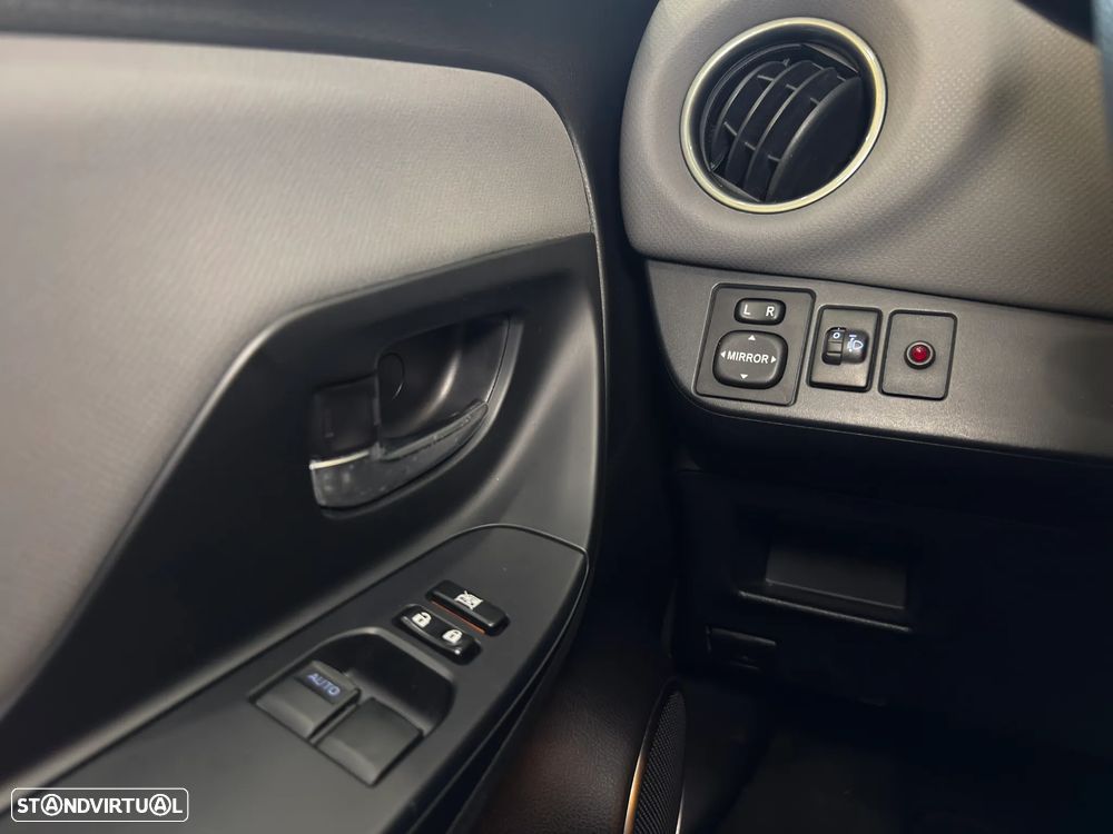 Toyota Yaris 1.5 HSD Active - 24