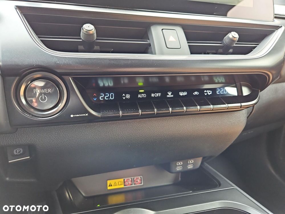 Lexus UX 300h F Sport Design - 13