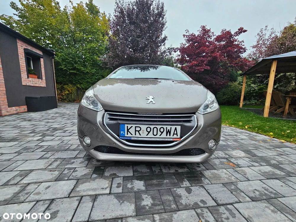 Peugeot 208 1.2 VTi Allure - 1