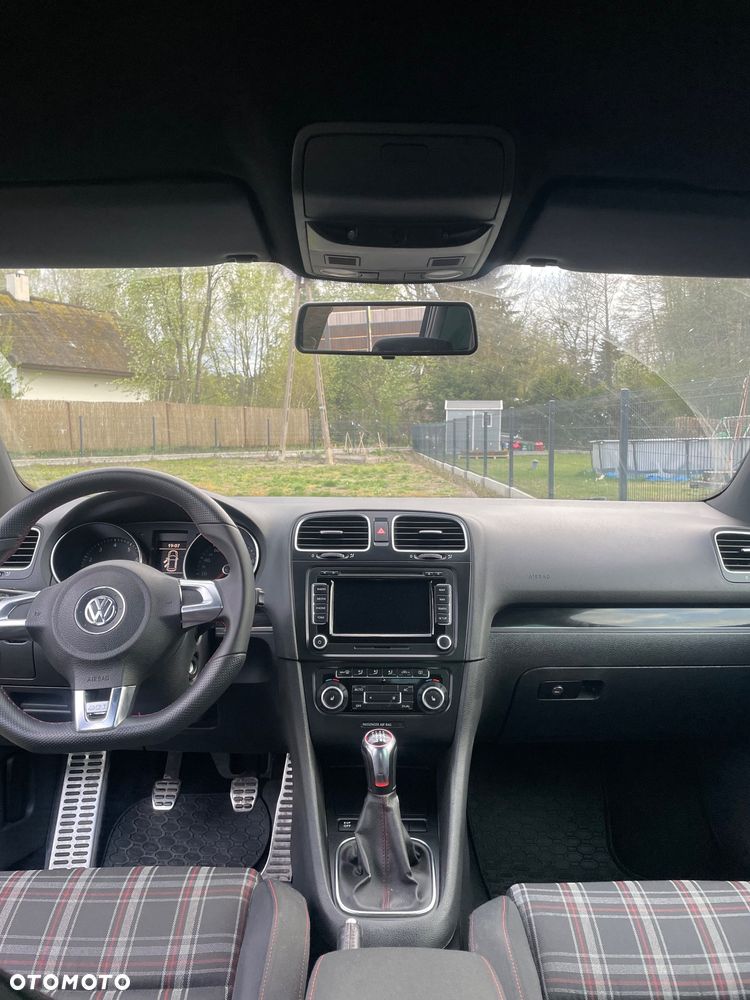 Volkswagen Golf - 10