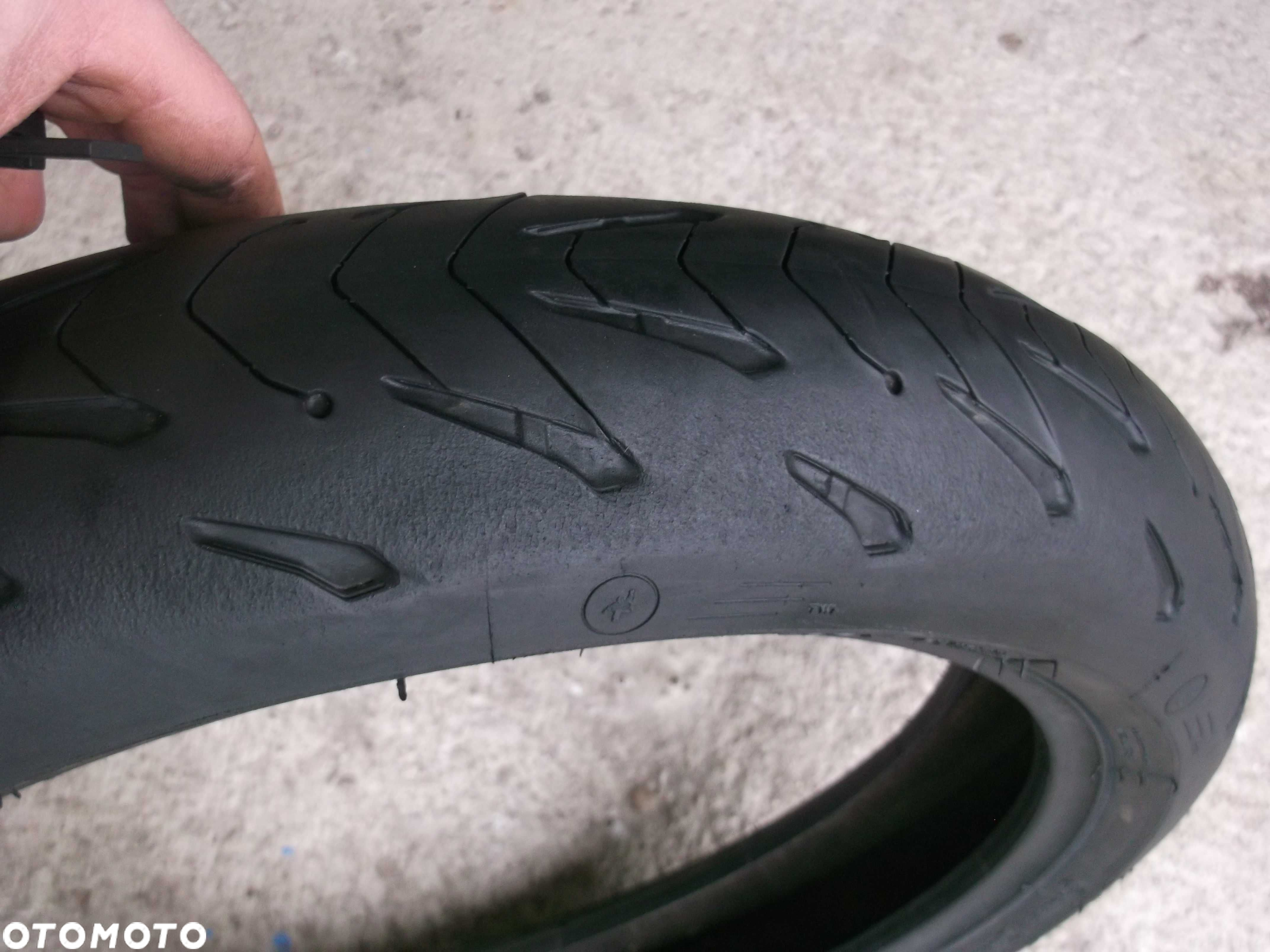 opona 120/70 -17 Michelin Road 5 dot3220 przednia - 2