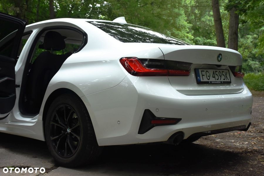 BMW Seria 3 320i - 23