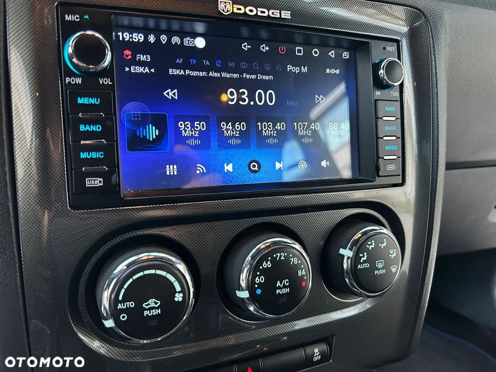 Dodge Challenger 3.5 SE - 30